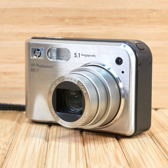 Vintage HP Photosmart R817 5.1MP Digital Camera, 5x Optical Zoom, Pentax Lens - Picture 4 of 7